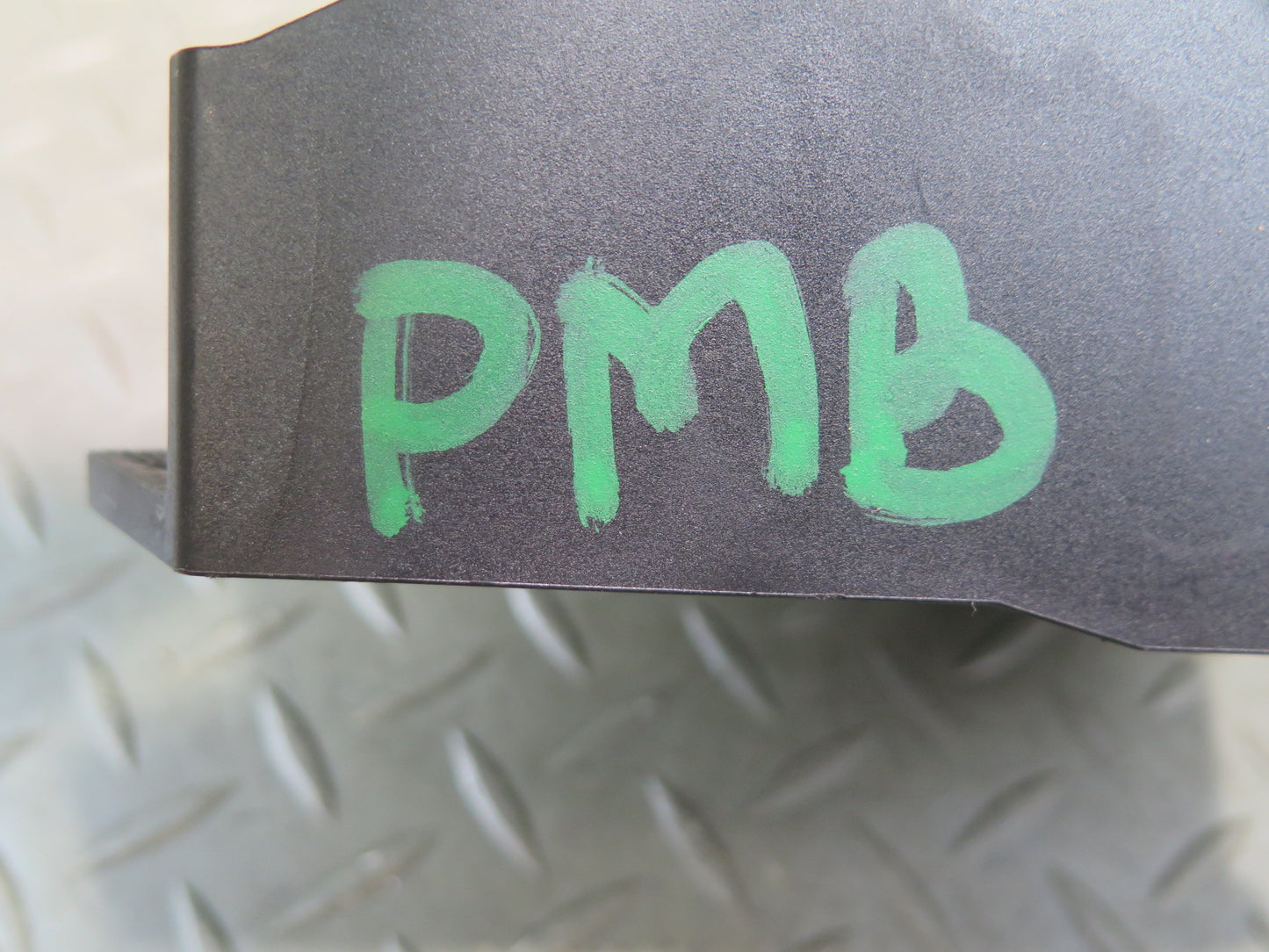 2015-2018 Porsche Macan Engine Power Distribution Fuse Box