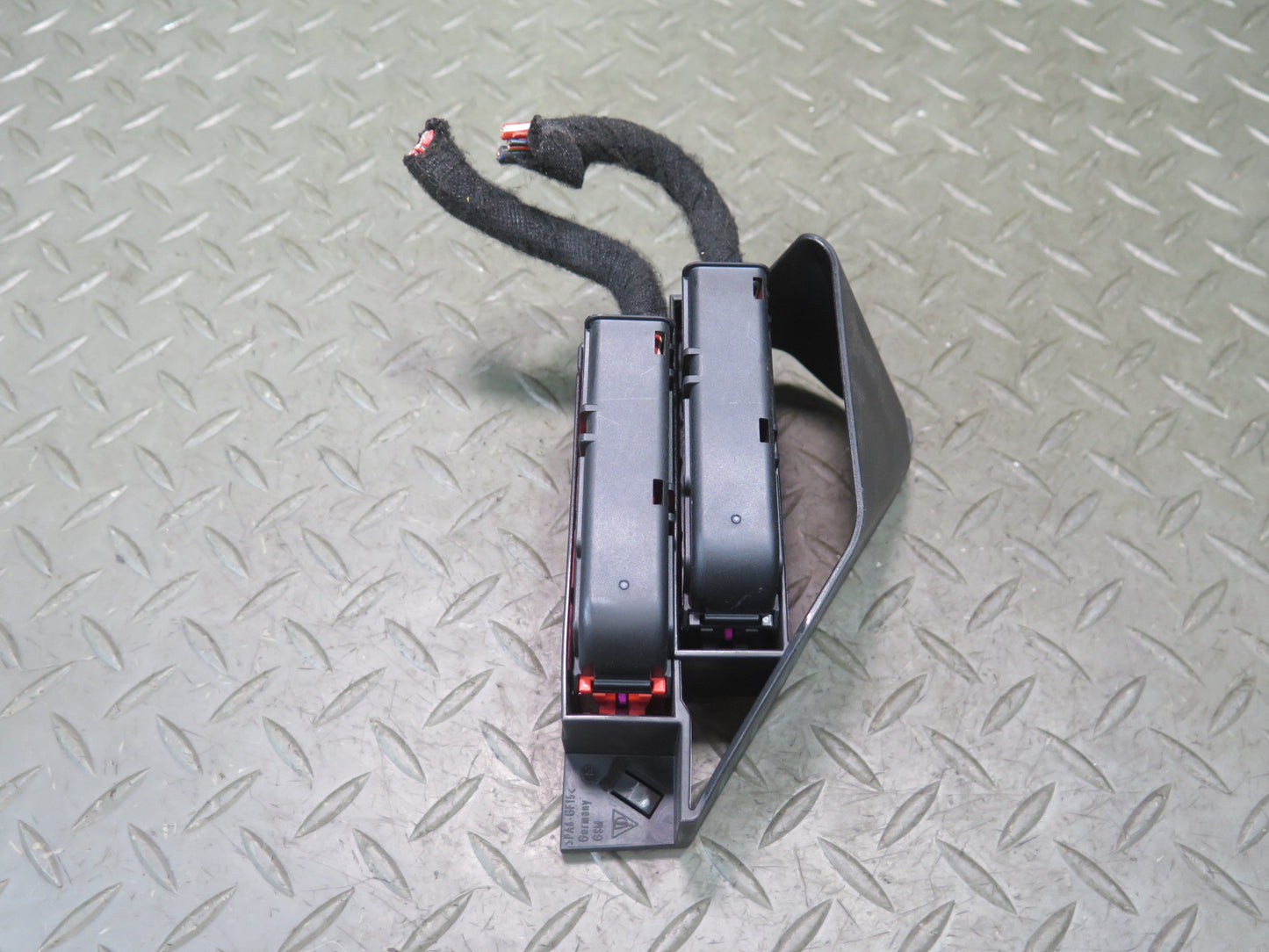 2015-2018 Porsche Macan Engine Power Distribution Fuse Box
