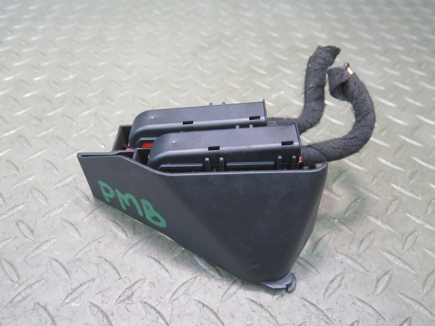 2015-2018 Porsche Macan Engine Power Distribution Fuse Box