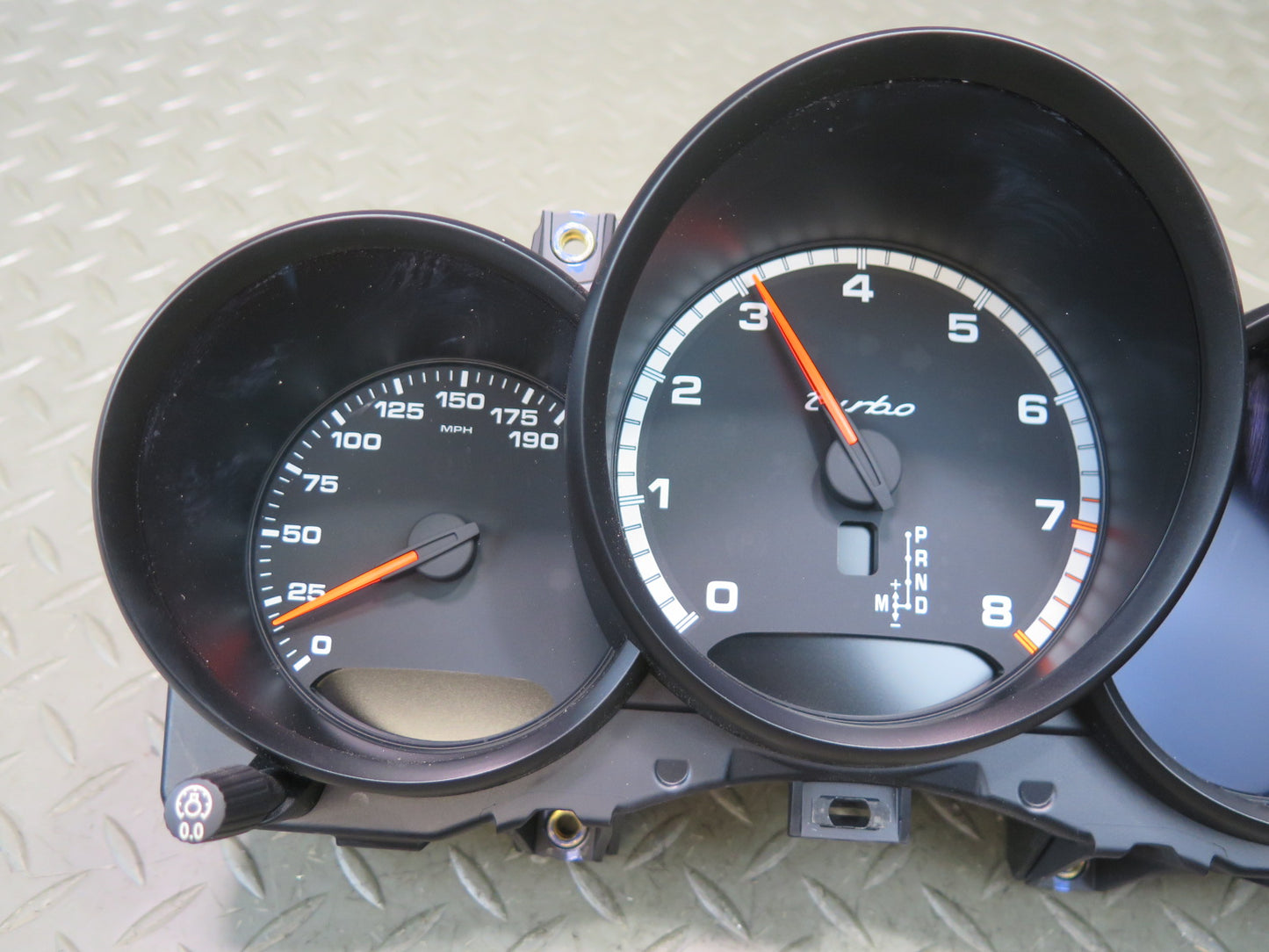 2015-2016 Porsche Macan Turbo Instrument Cluster Gauge Speedometer 95B920902P