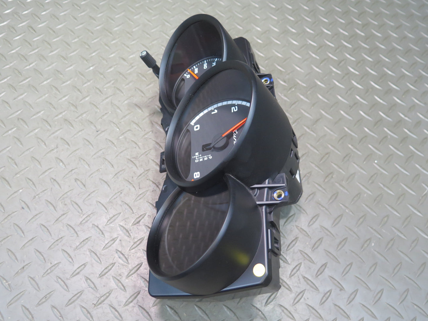 2015-2016 Porsche Macan Turbo Instrument Cluster Gauge Speedometer 95B920902P