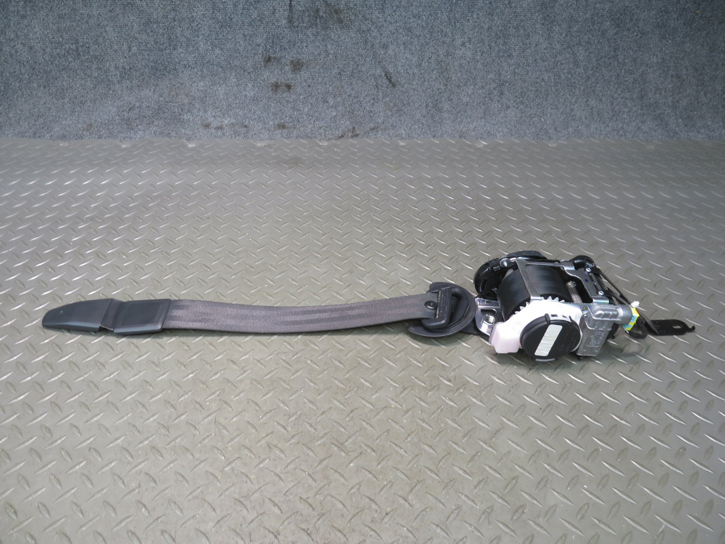 15-18 PORSCHE MACAN FRONT RIGHT & LEFT SIDE SEATBELT RETRACTOR SET OEM
