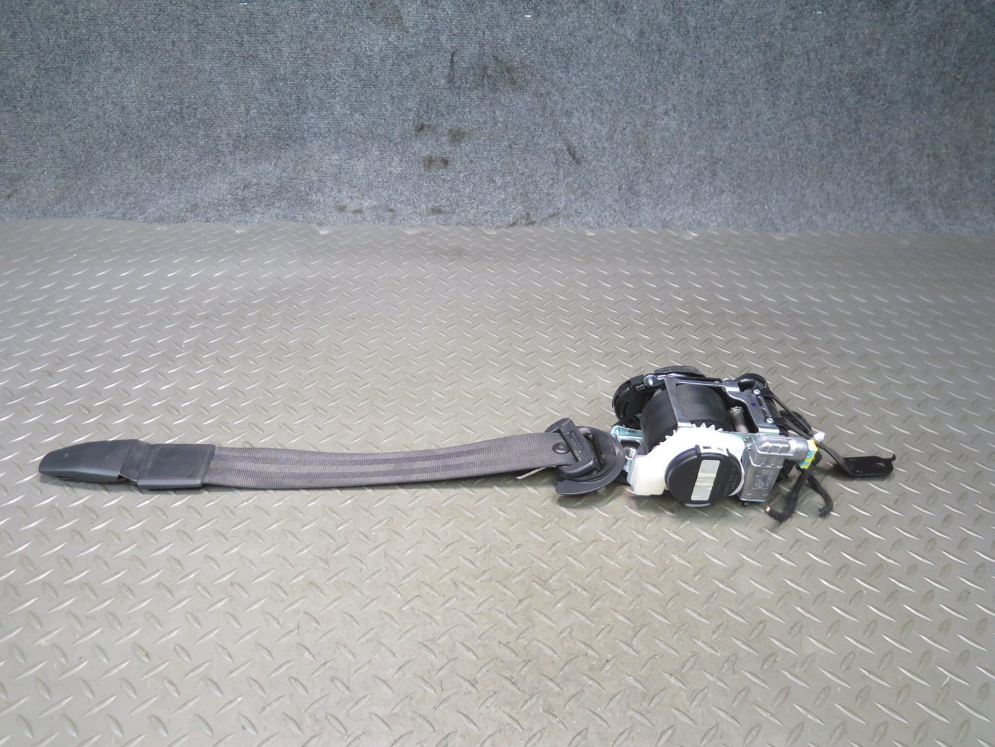 15-18 PORSCHE MACAN FRONT RIGHT & LEFT SIDE SEATBELT RETRACTOR SET OEM