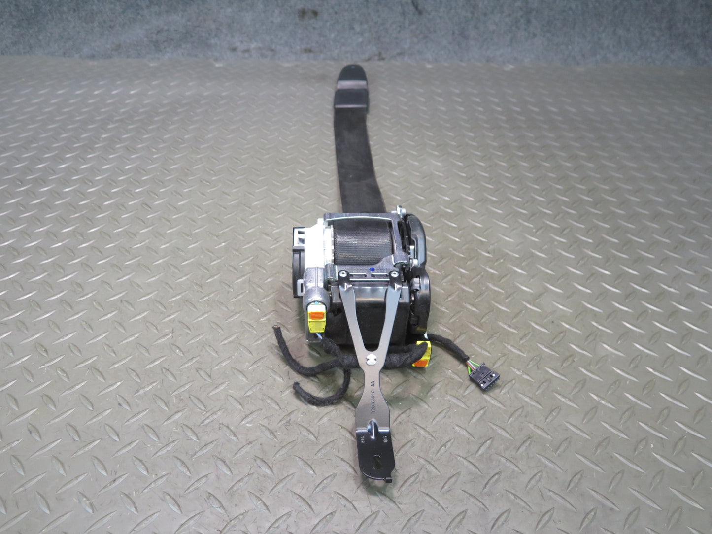 15-18 PORSCHE MACAN FRONT RIGHT & LEFT SIDE SEATBELT RETRACTOR SET OEM