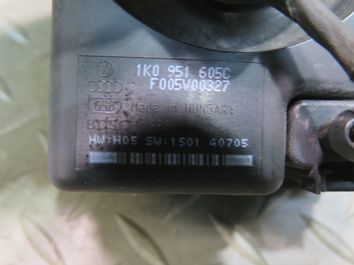 2015-2018 Porsche Macan Anti Theft Alarm Horn Siren 1K0951605C