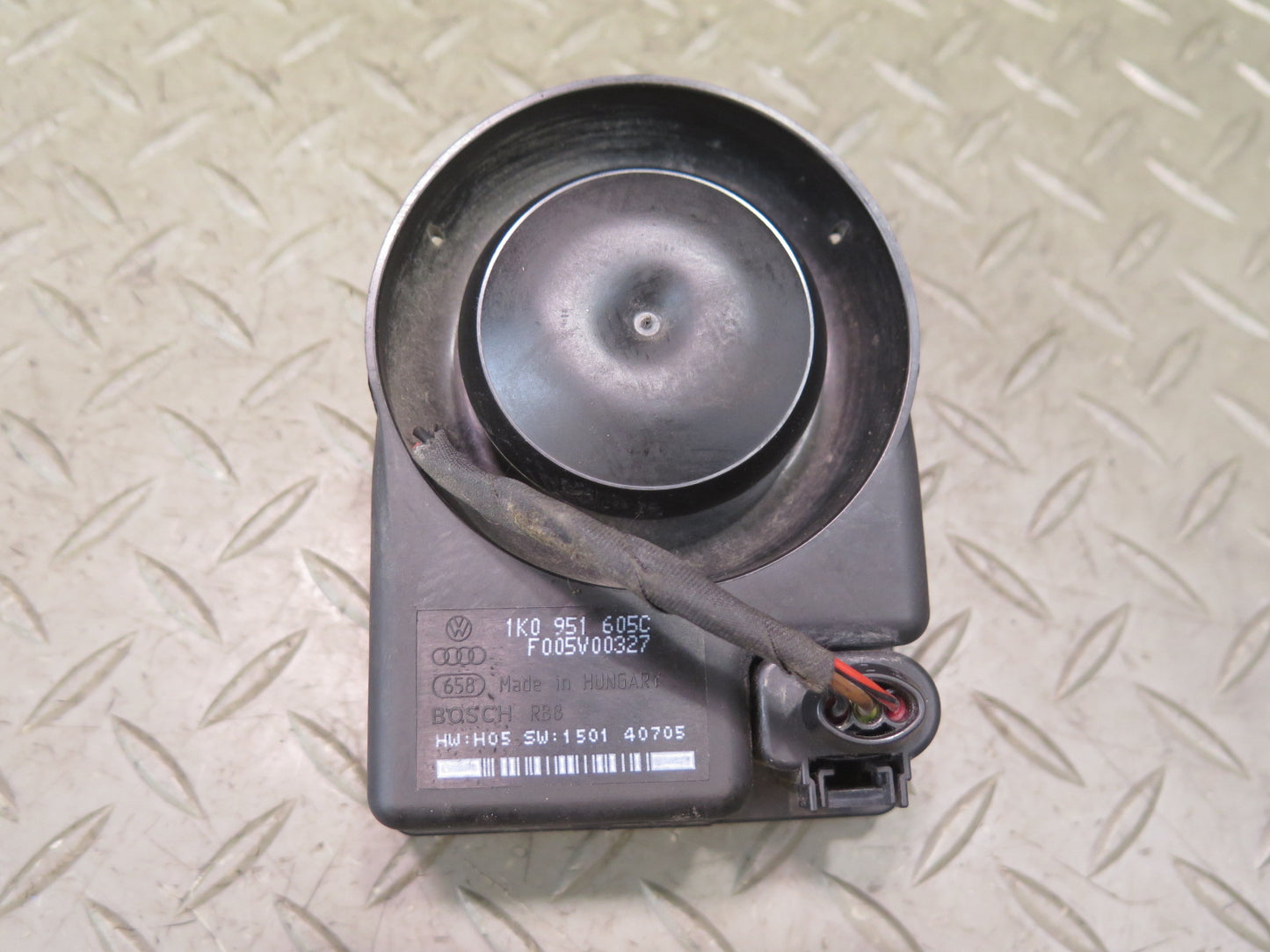 2015-2018 Porsche Macan Anti Theft Alarm Horn Siren 1K0951605C