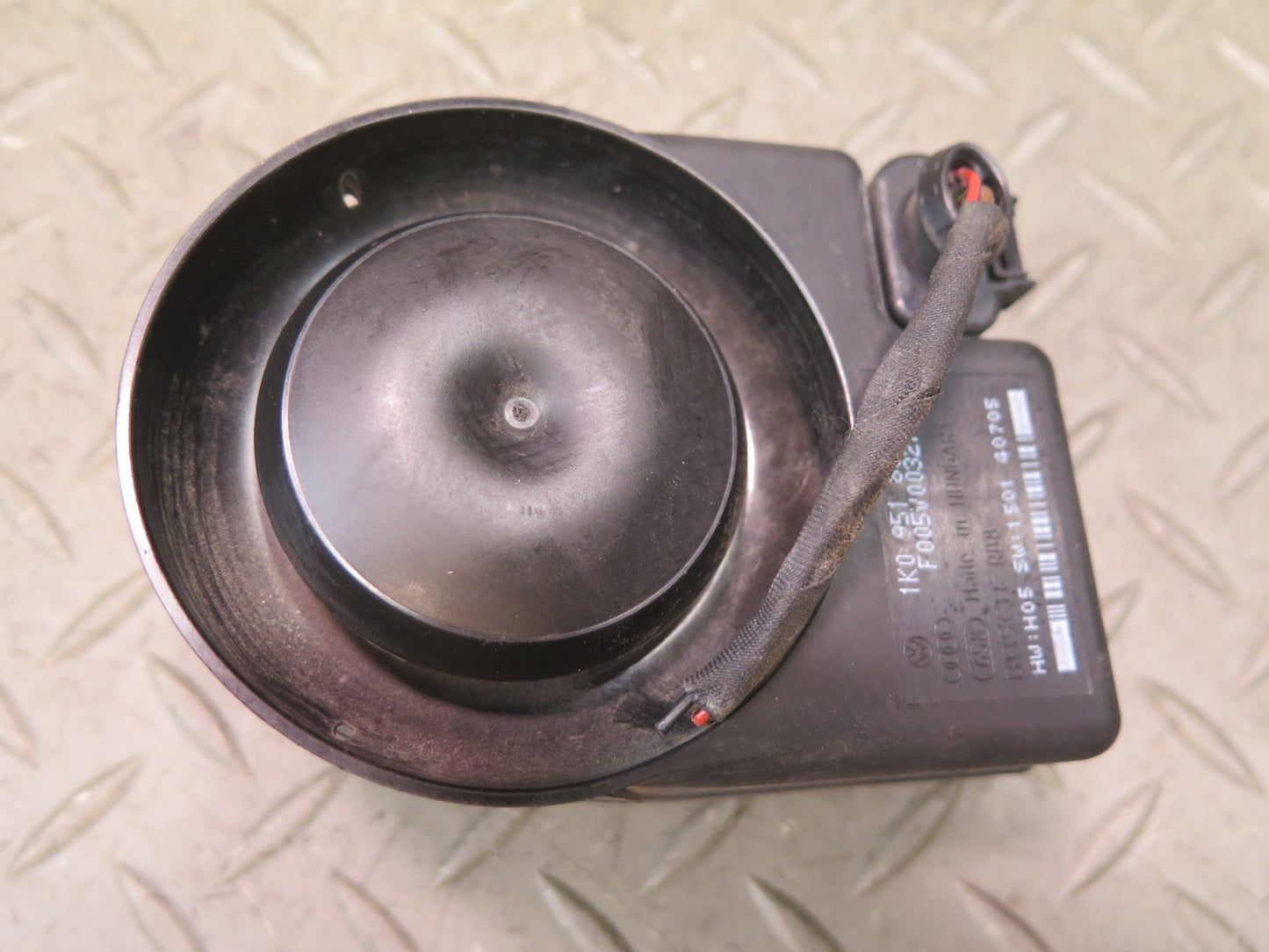 2015-2018 Porsche Macan Anti Theft Alarm Horn Siren 1K0951605C