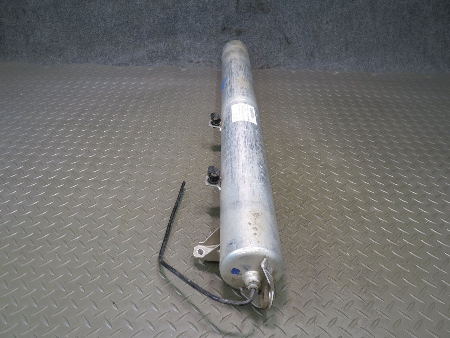 2015-2025 Porsche Macan Air Suspension Self Leveling Accumulator Tank 95B616201A