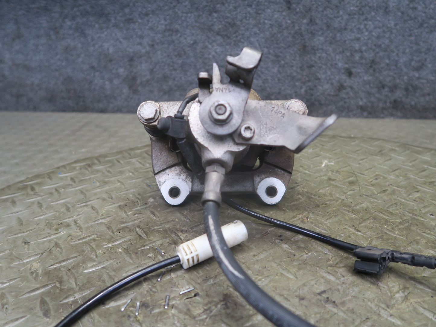 07-13 Mini R55 R56 R58 R59 R57 Set of 2 Rear Left & Right Brake Caliper 104K OEM