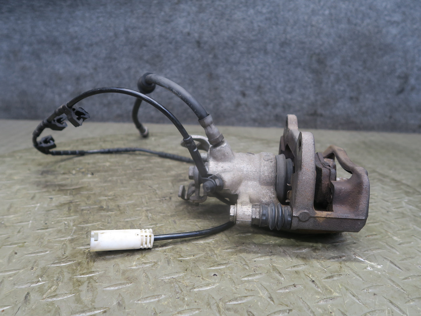 07-13 Mini R55 R56 R58 R59 R57 Set of 2 Rear Left & Right Brake Caliper 104K OEM