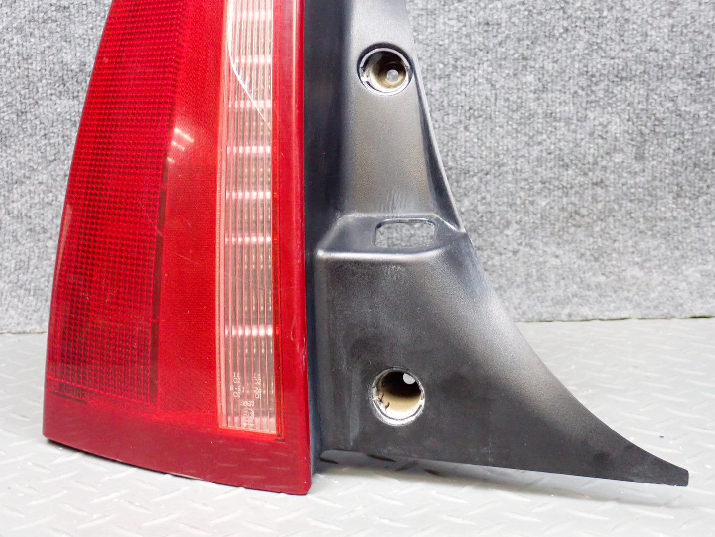2004-2009 Cadillac XLR Rear Left Driver Side Brake Tail Light Lamp
