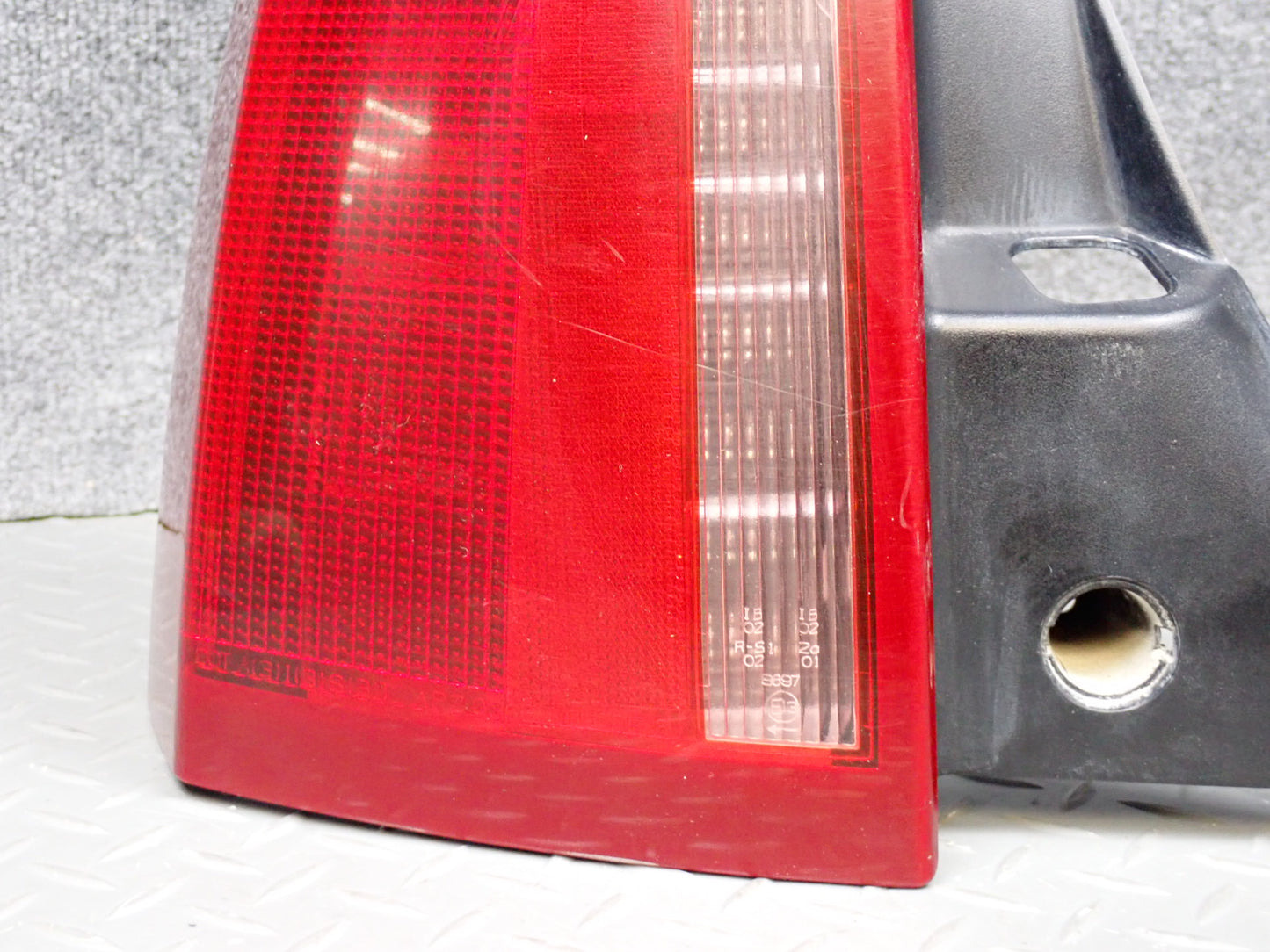 2004-2009 Cadillac XLR Rear Left Driver Side Brake Tail Light Lamp