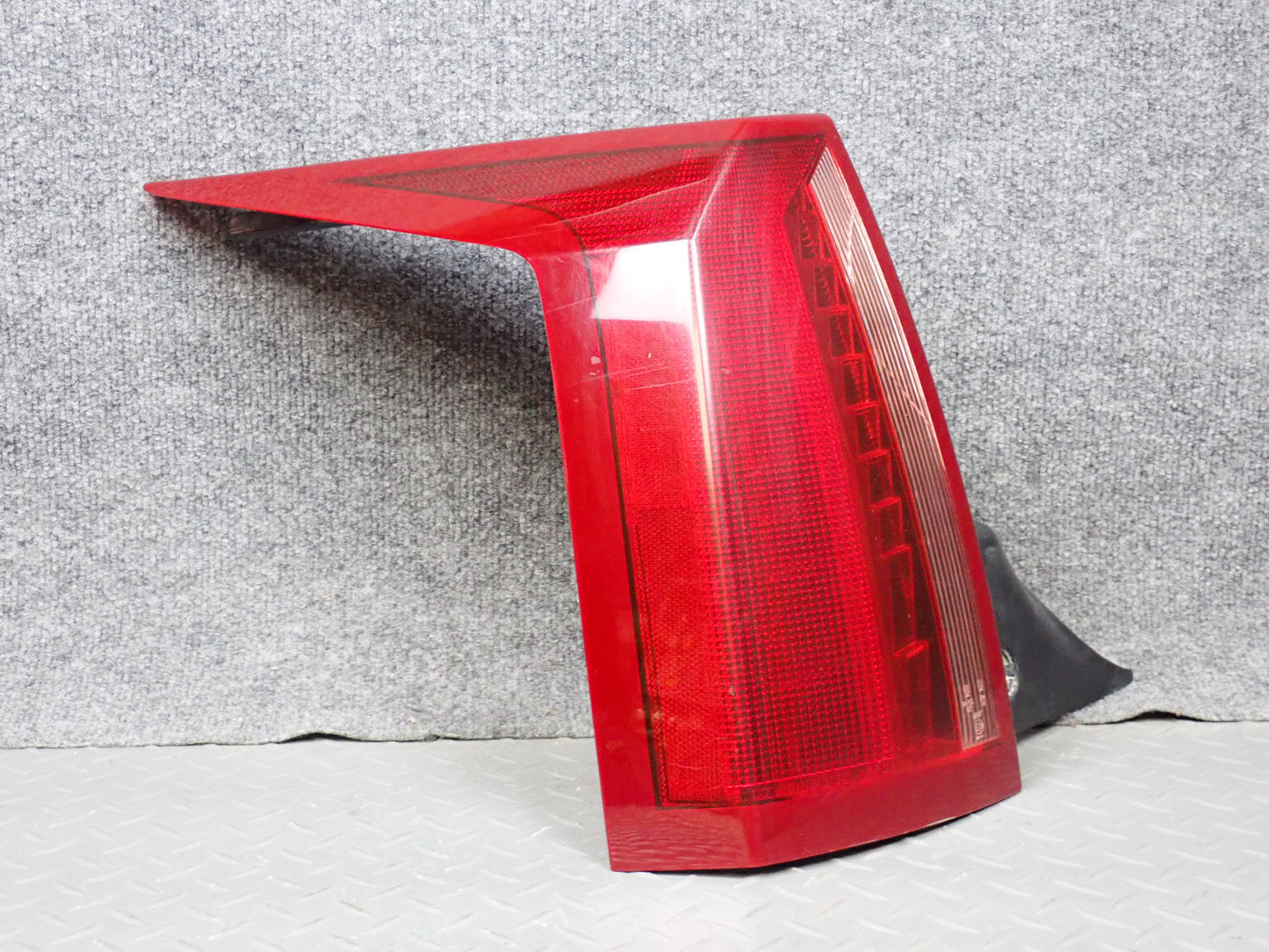 2004-2009 Cadillac XLR Rear Left Driver Side Brake Tail Light Lamp