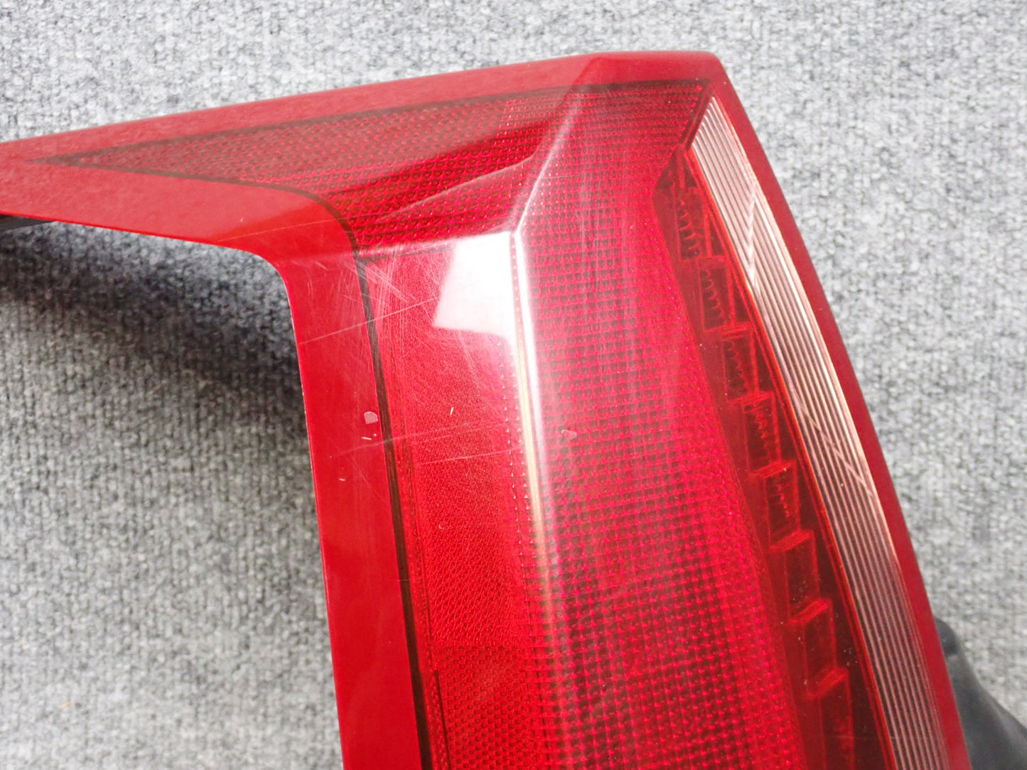 2004-2009 Cadillac XLR Rear Left Driver Side Brake Tail Light Lamp