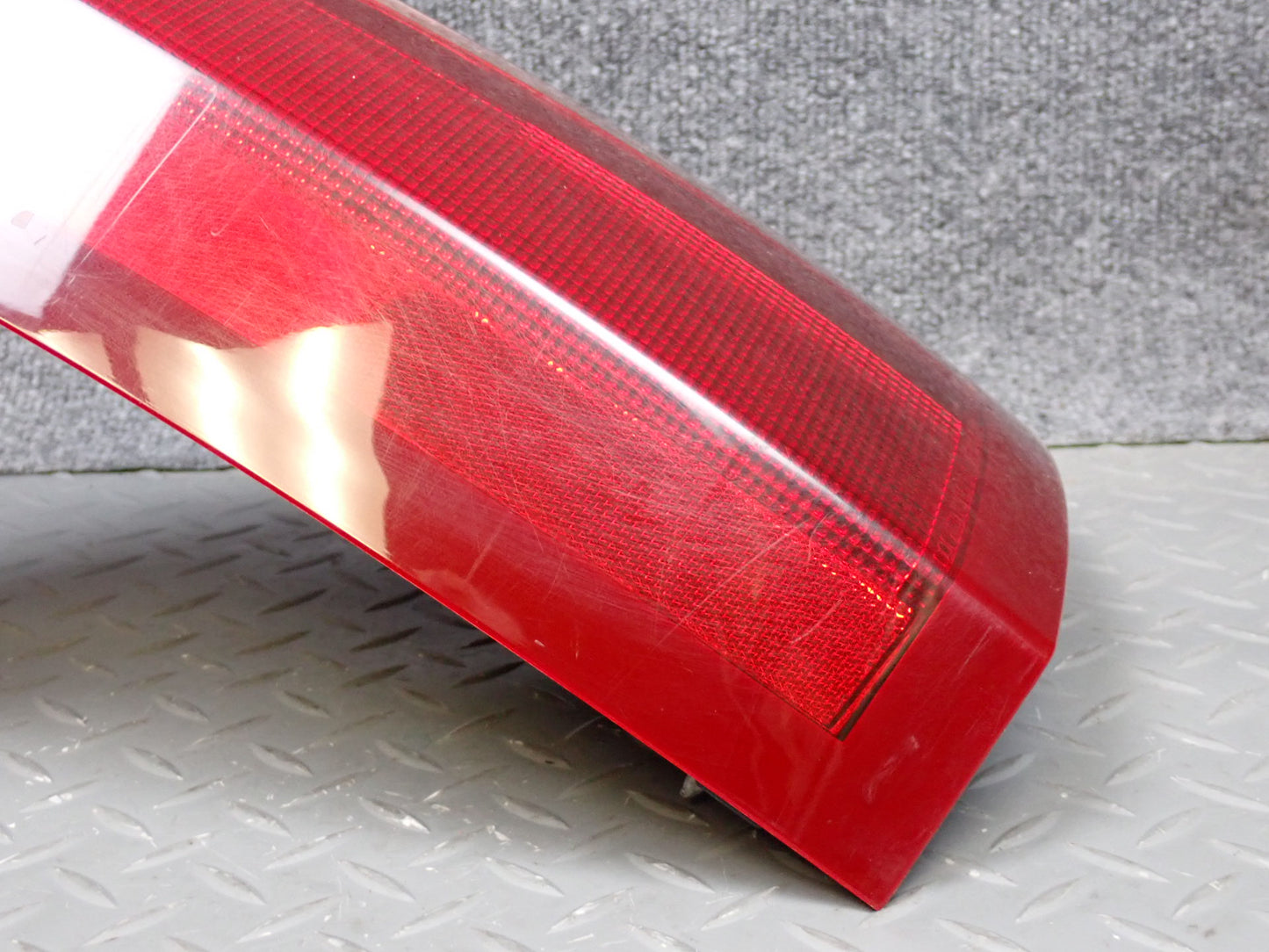 2004-2009 Cadillac XLR Rear Left Driver Side Brake Tail Light Lamp
