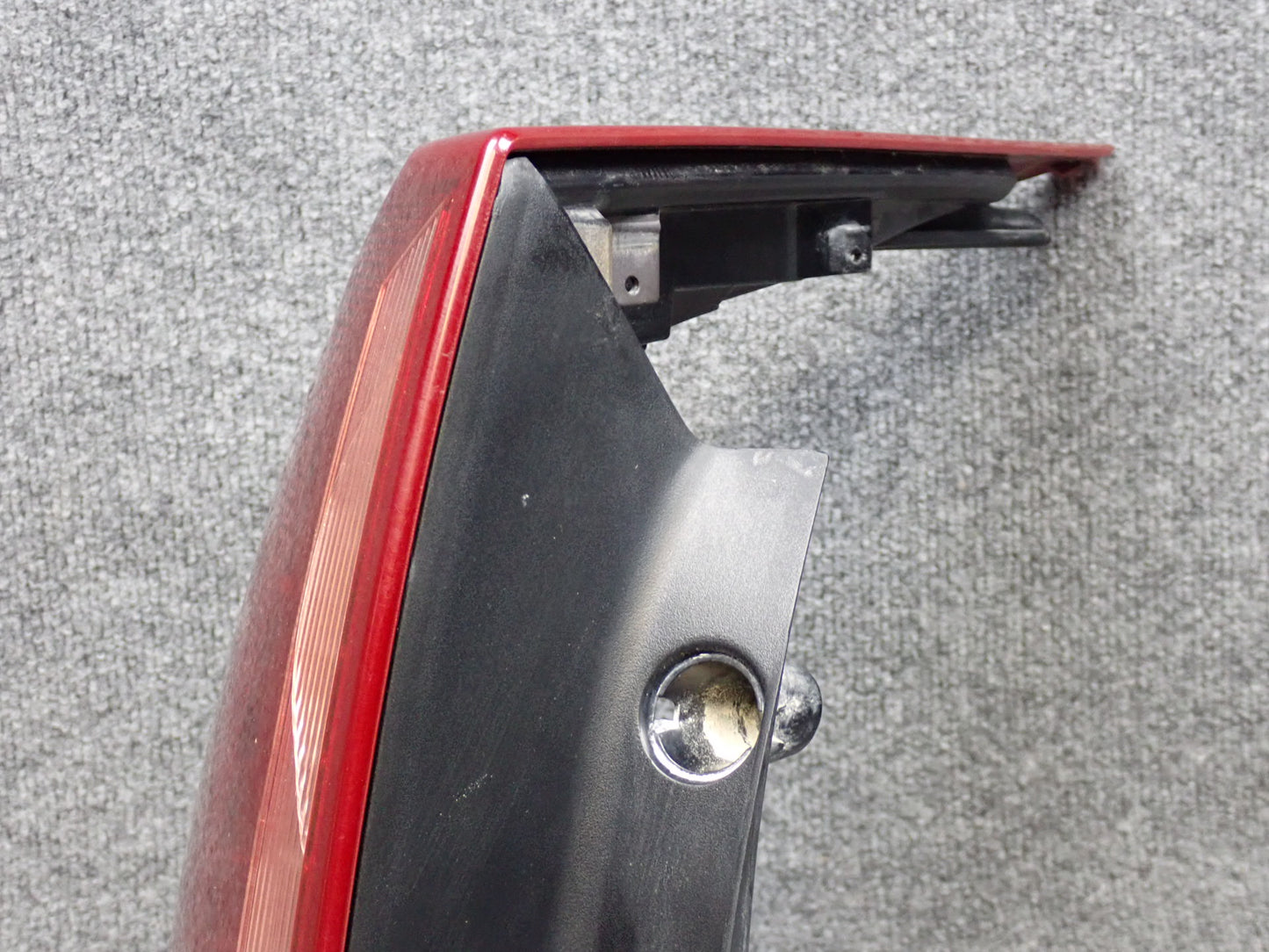 2004-2009 Cadillac XLR Rear Left Driver Side Brake Tail Light Lamp