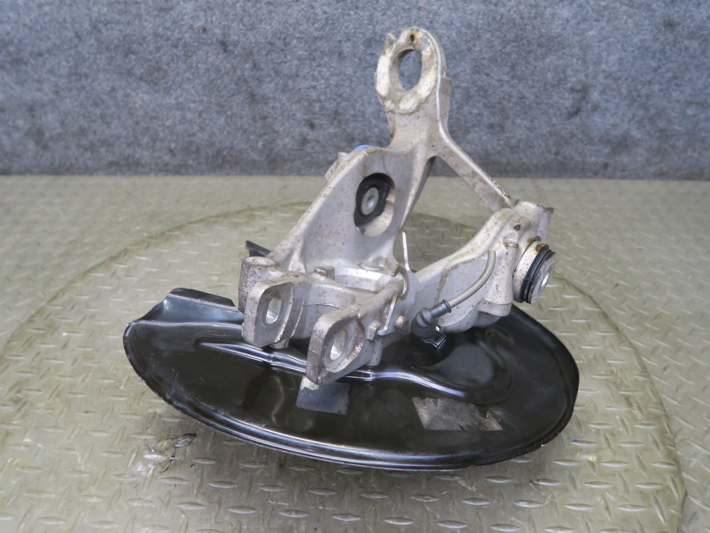 2015-2025 Porsche Macan AWD Rear Left Side Spindle Knuckle Wheel Hub Bearing