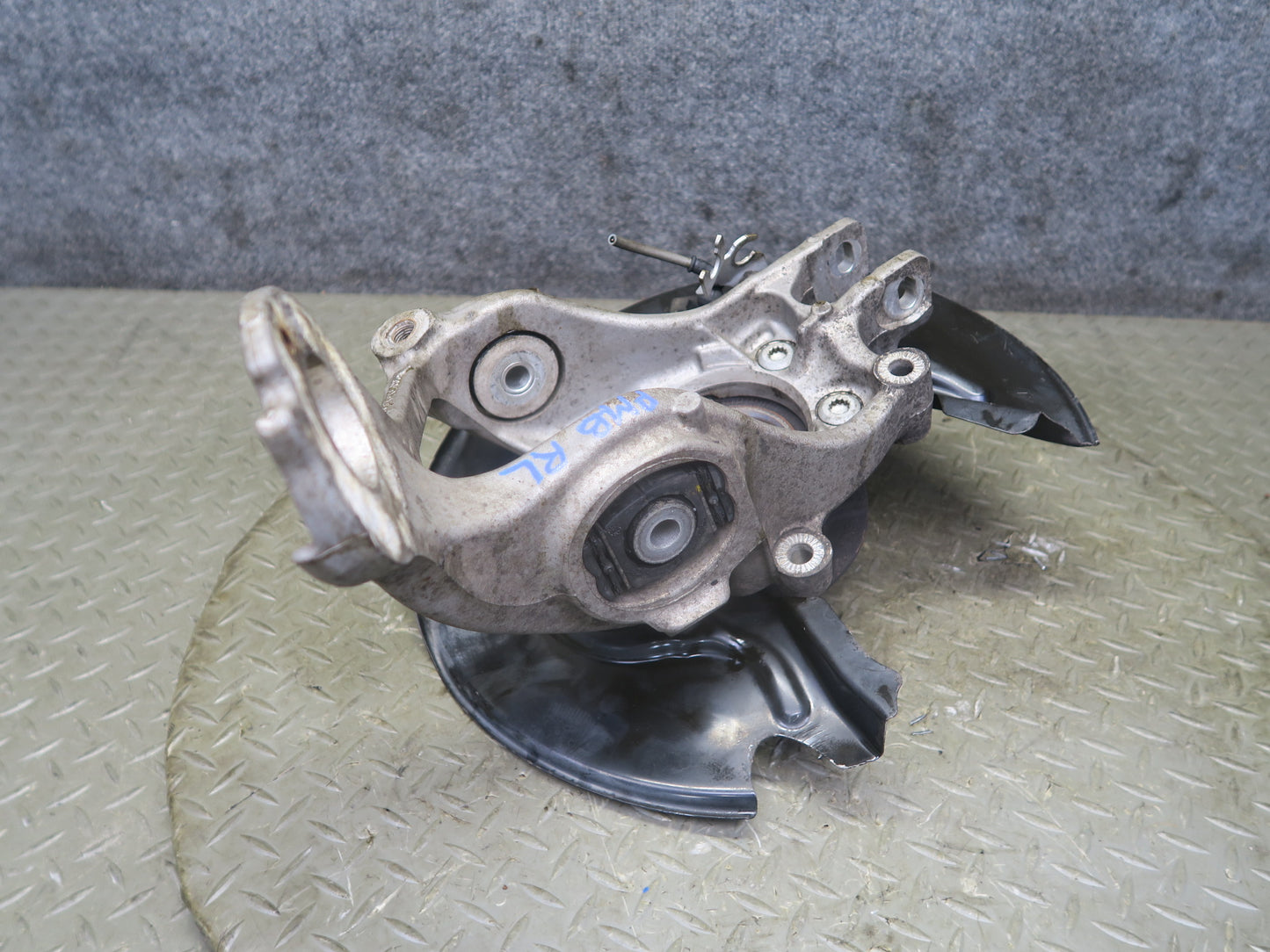 2015-2025 Porsche Macan AWD Rear Left Side Spindle Knuckle Wheel Hub Bearing