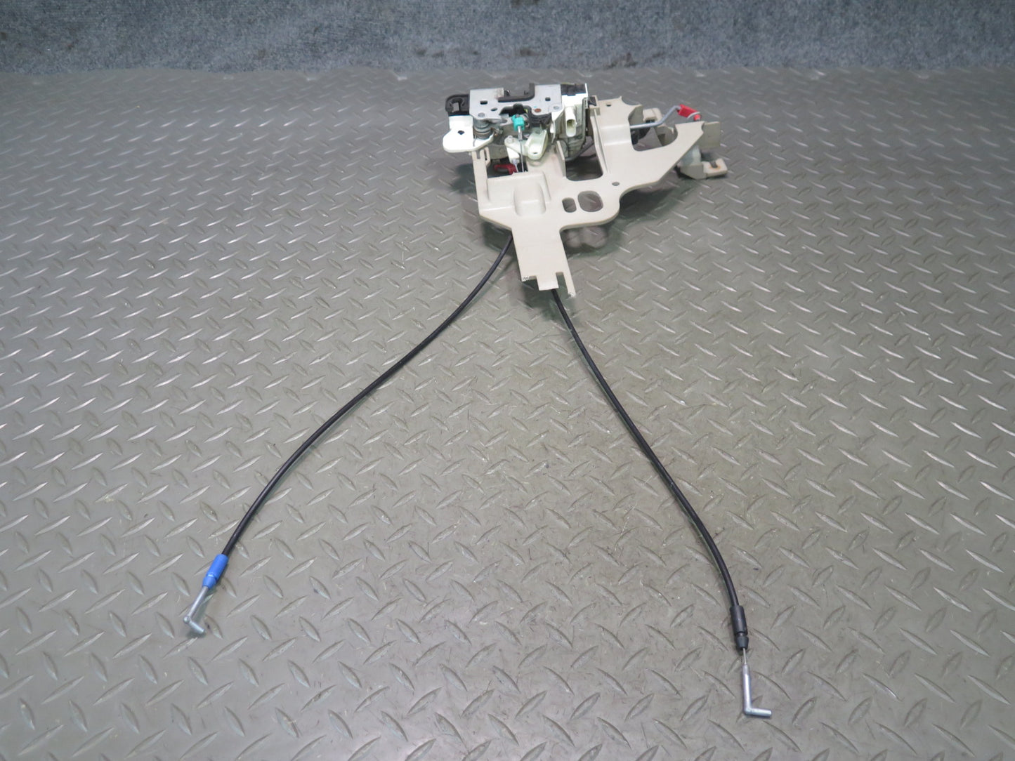 07-10 Jeep Wrangler JK Left Door Lock Latch Actuator 04589277AF