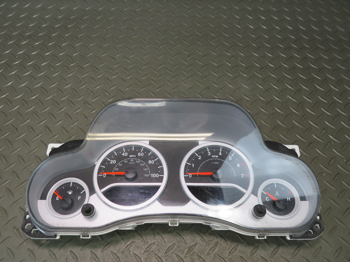2007 Jeep Wrangler JK Instrument Cluster Gauge Speedometer 05172161AD OEM
