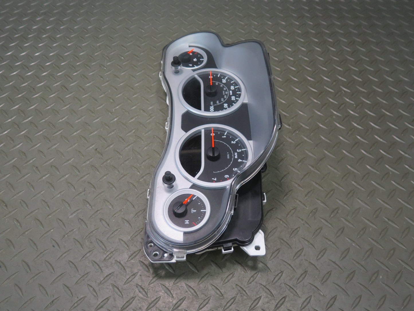 2007 Jeep Wrangler JK Instrument Cluster Gauge Speedometer 05172161AD OEM