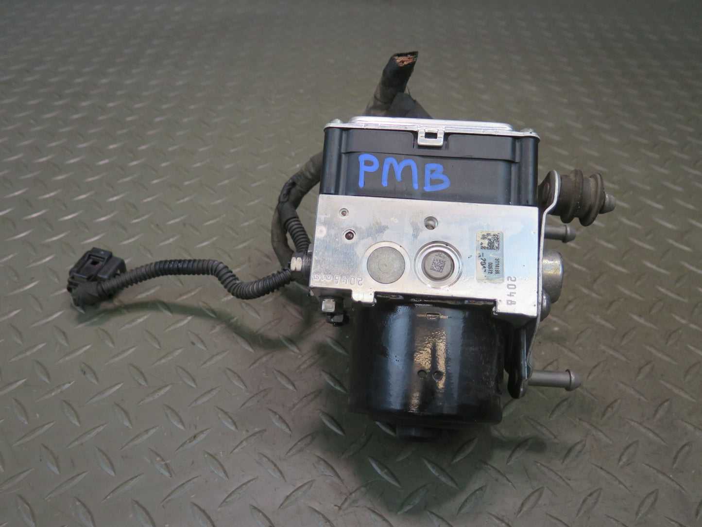 2015-2016 Porsche Macan Anti Lock Brake ABS Pump Module 95B907379D