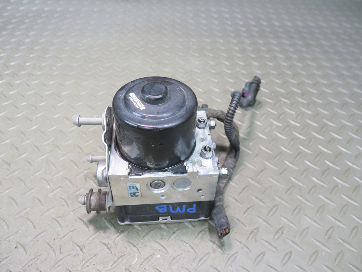 2015-2016 Porsche Macan Anti Lock Brake ABS Pump Module 95B907379D