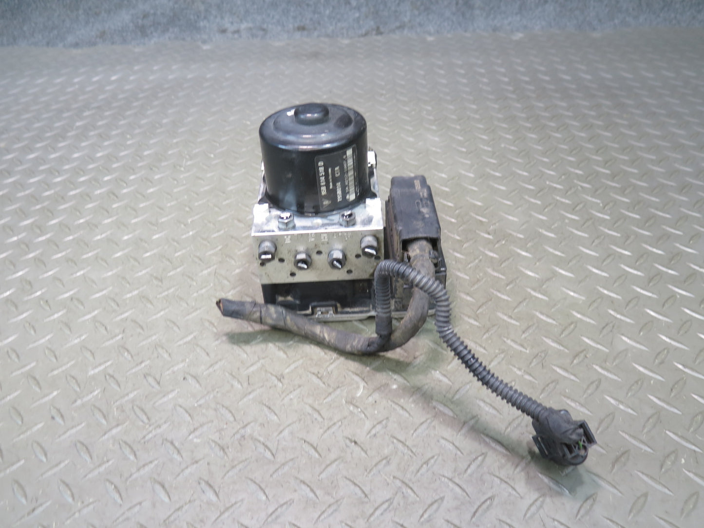 2015-2016 Porsche Macan Anti Lock Brake ABS Pump Module 95B907379D