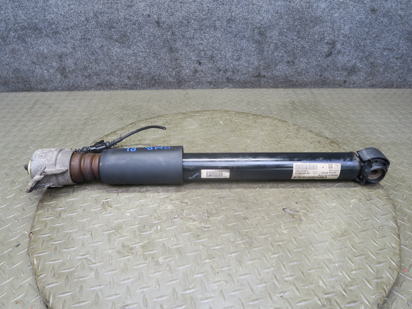 2015-2018 Porsche Macan Rear Left & Right Side Strut Shock Absorber Set