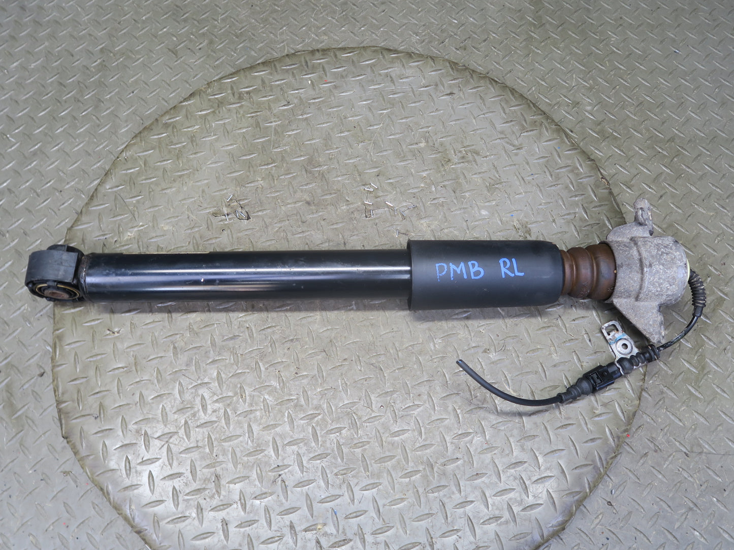 2015-2018 Porsche Macan Rear Left & Right Side Strut Shock Absorber Set