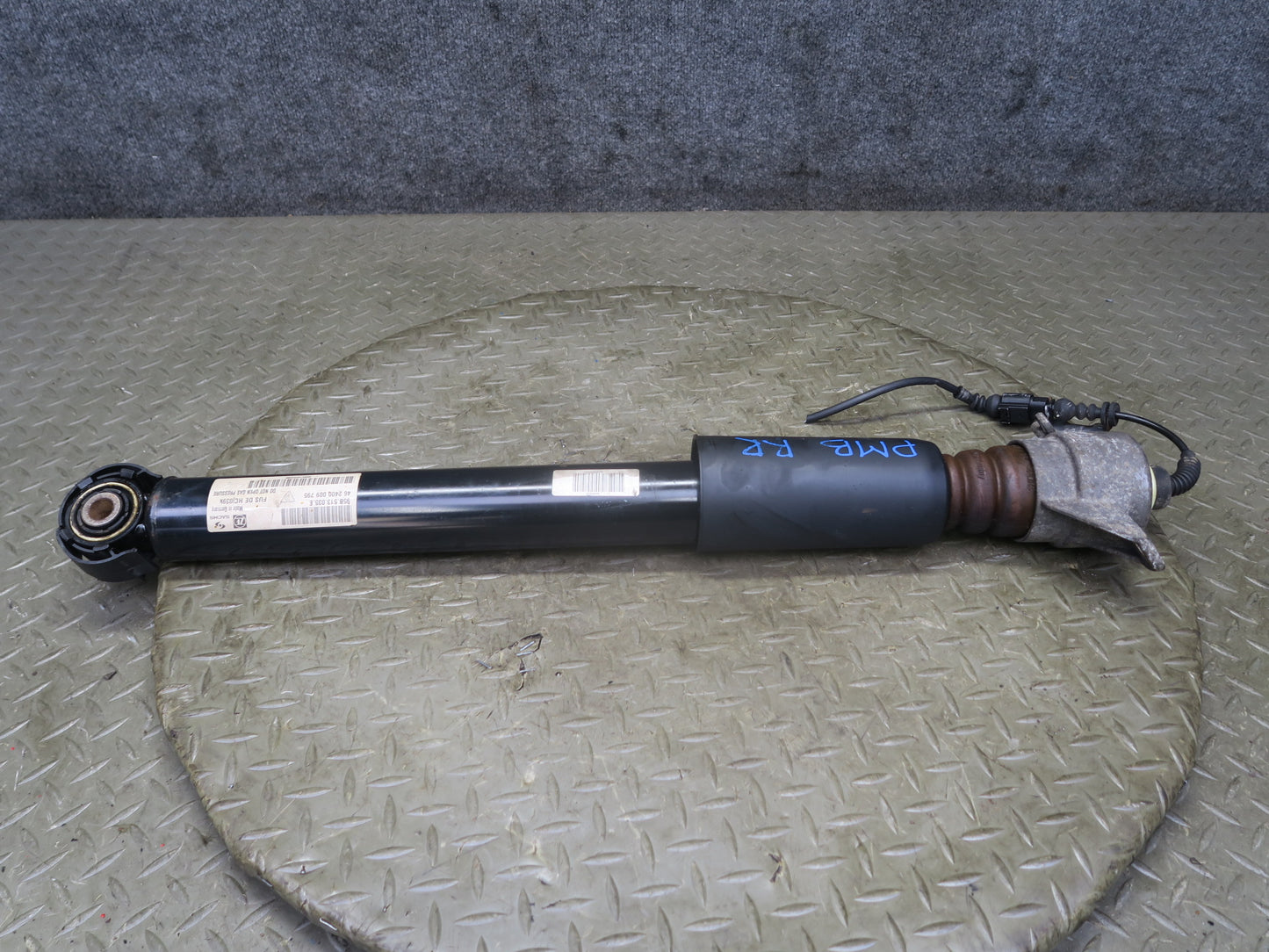 2015-2018 Porsche Macan Rear Left & Right Side Strut Shock Absorber Set