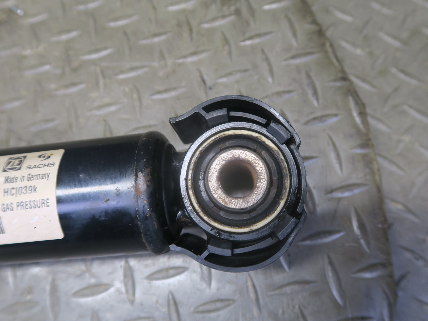 2015-2018 Porsche Macan Rear Left & Right Side Strut Shock Absorber Set