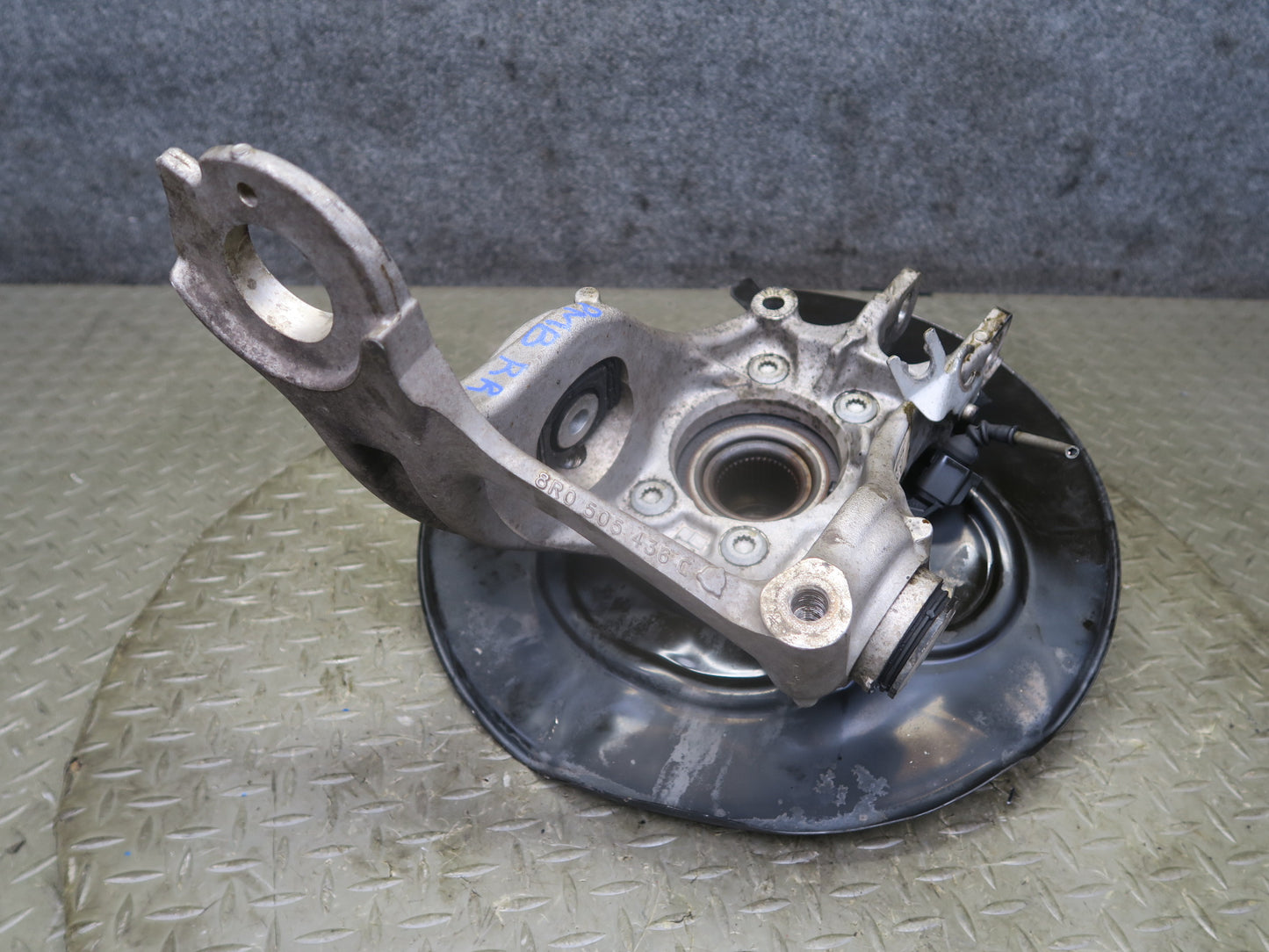2015-2025 Porsche Macan AWD Rear Right Side Spindle Knuckle Wheel Hub Bearing