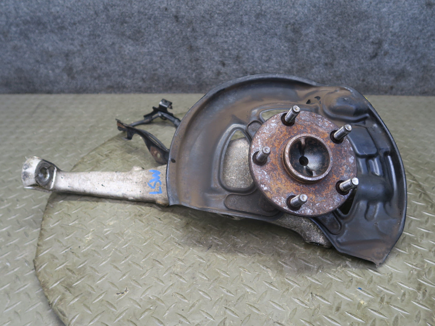 01-06 Lexus LS430 UCF30L RWD Front Right Spindle Knuckle Wheel Hub Bearing OEM