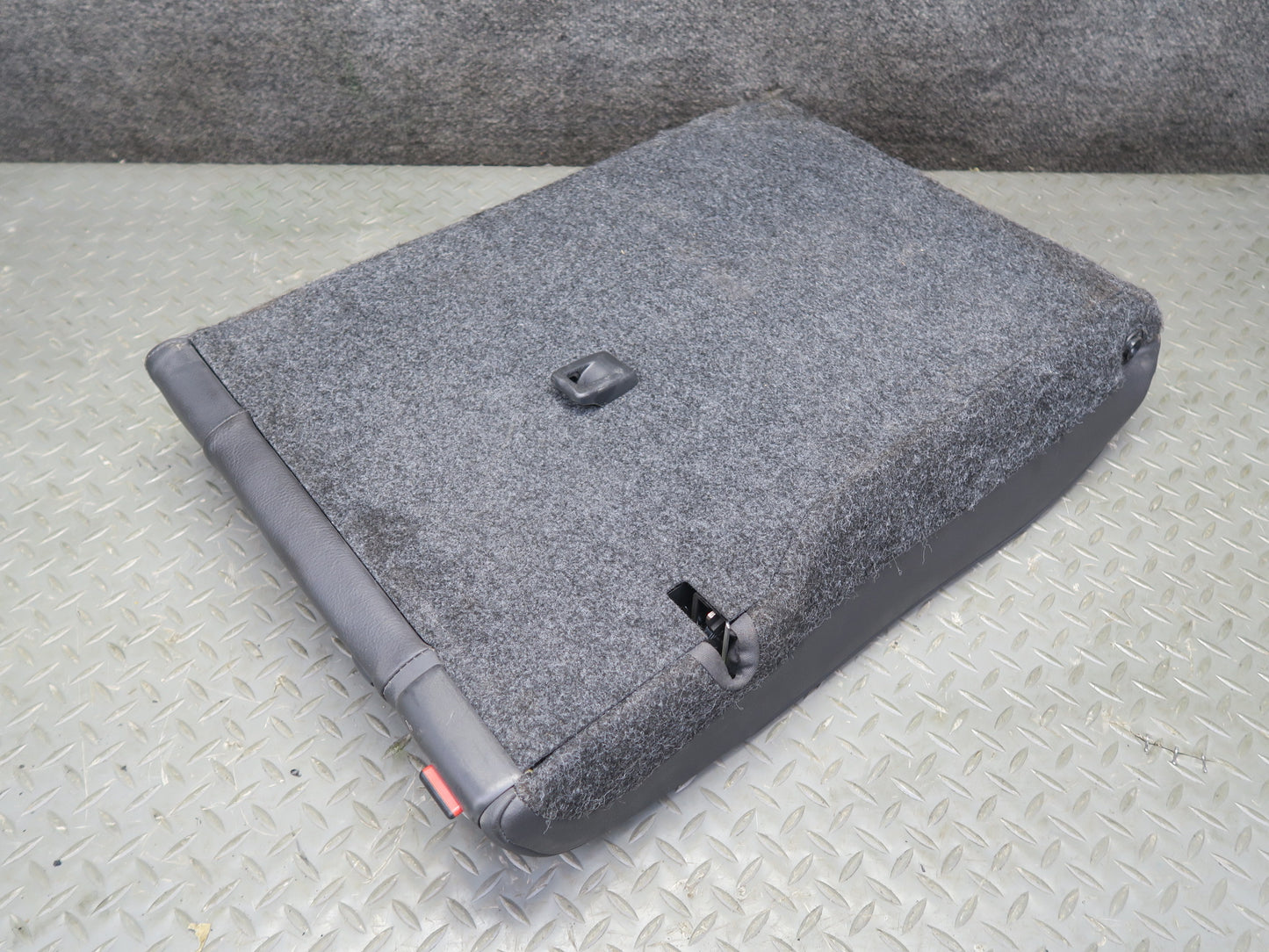 2008 VW Golf MK5 R32 2-DOOR Rear Left Upper Sport Seat Cushion Anthracite OEM