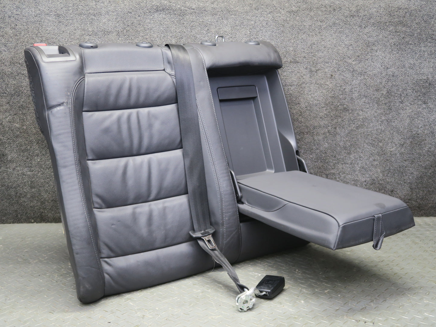 2008 VW Golf MK5 R32 2-DOOR Rear Right Upper Sport Seat Cushion Anthracite OEM