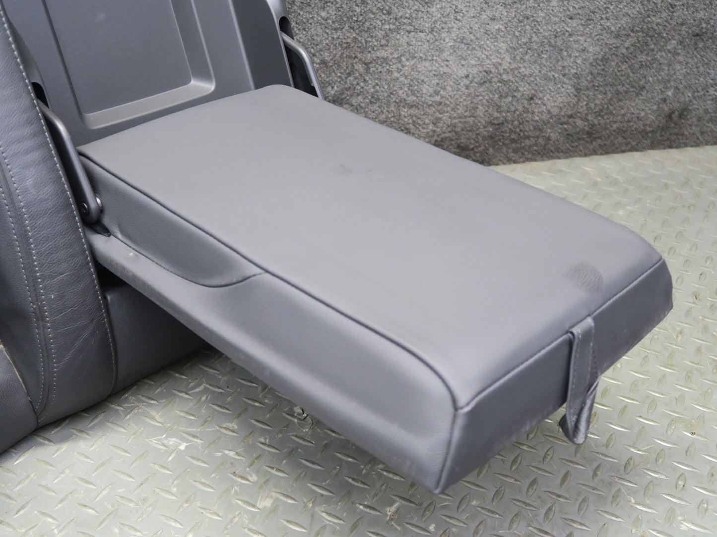 2008 VW Golf MK5 R32 2-DOOR Rear Right Upper Sport Seat Cushion Anthracite OEM