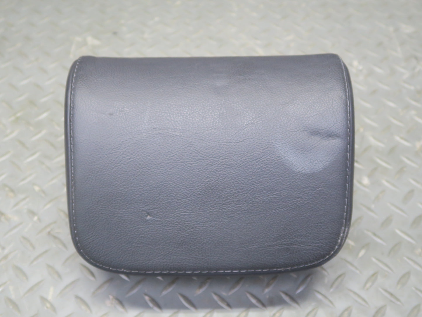 2008 VW Golf MK5 R32 2-DOOR Set of 3 Rear Sport Seat Leather Headrest OEM
