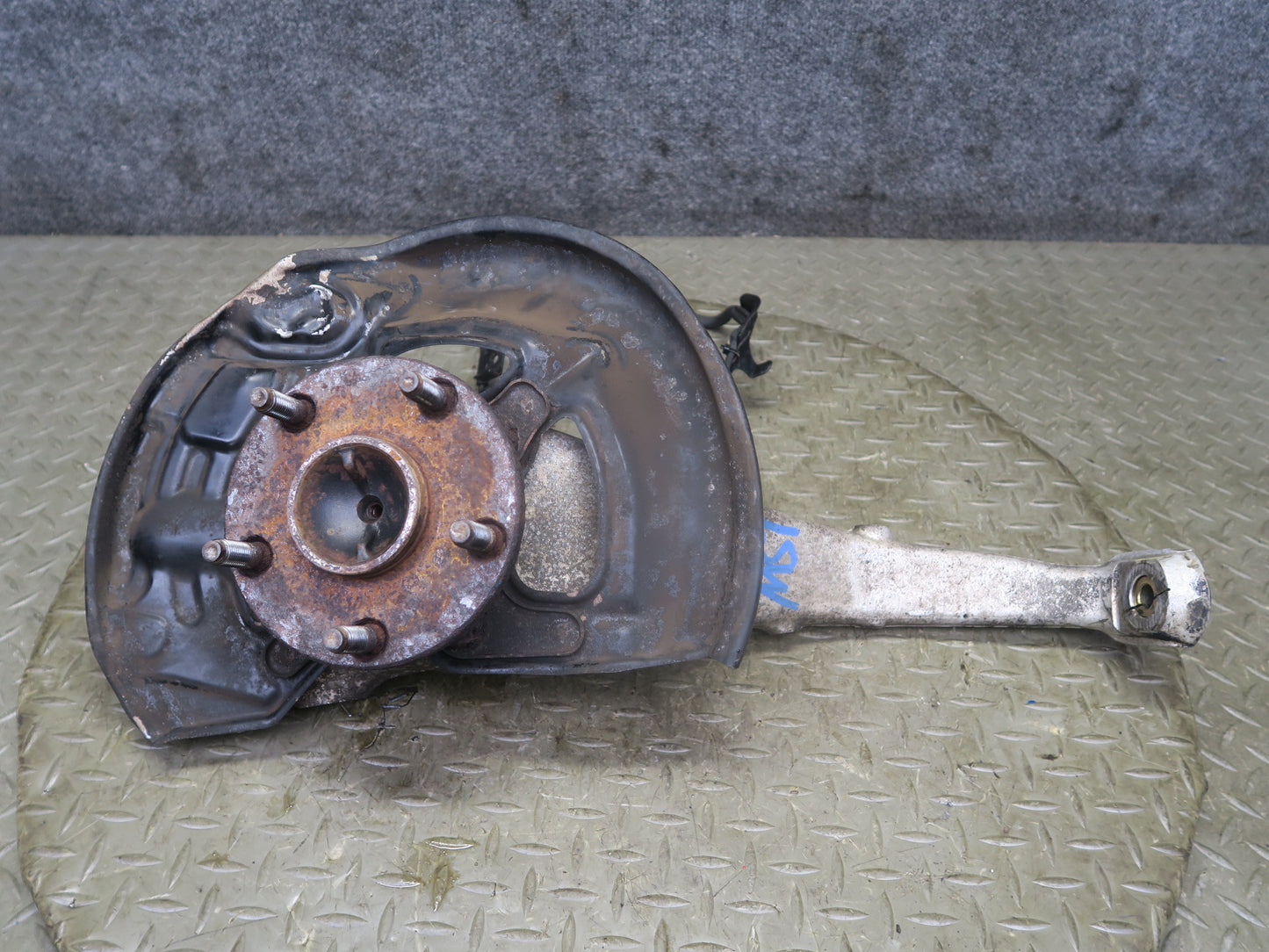 01-06 Lexus LS430 UCF30L RWD Front Left Spindle Knuckle Wheel Hub Bearing OEM