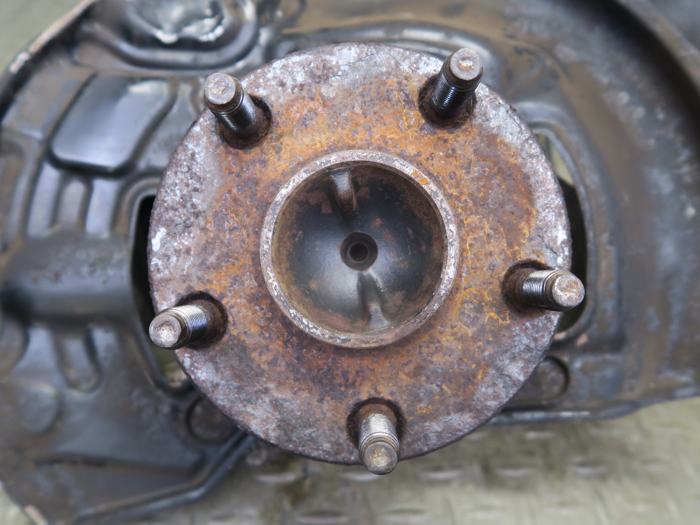01-06 Lexus LS430 UCF30L RWD Front Left Spindle Knuckle Wheel Hub Bearing OEM