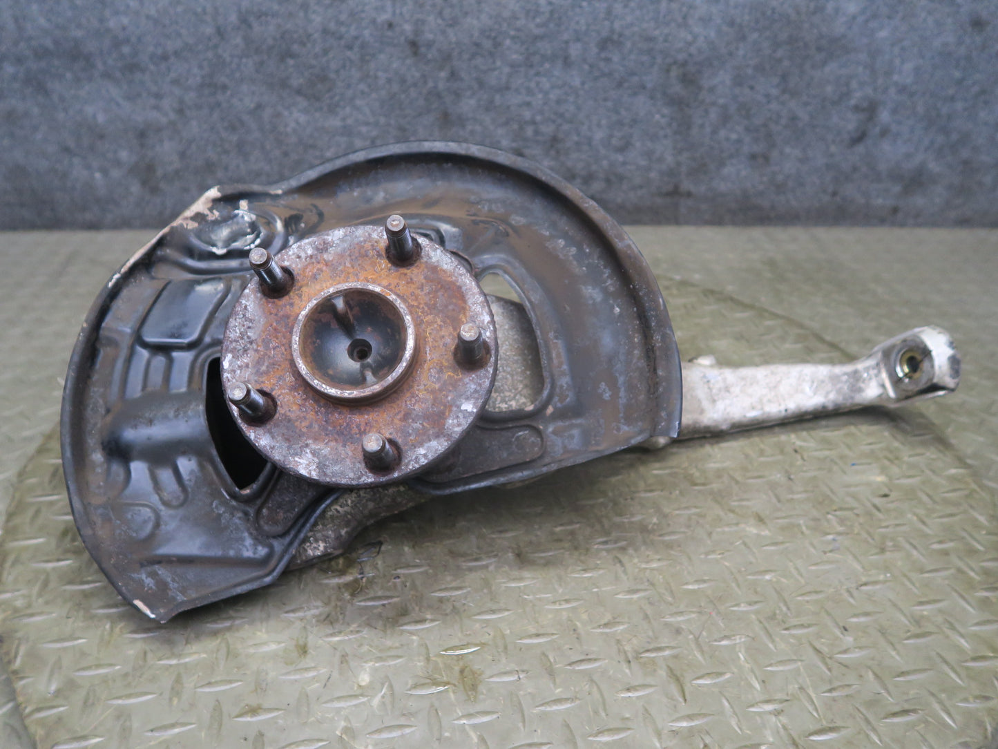 01-06 Lexus LS430 UCF30L RWD Front Left Spindle Knuckle Wheel Hub Bearing OEM