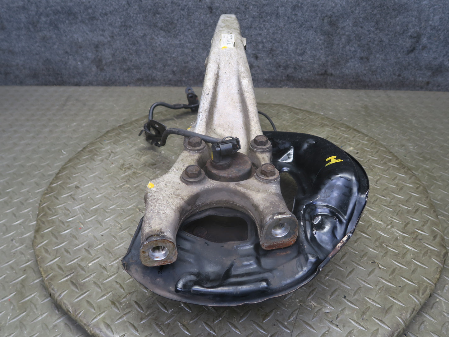 01-06 Lexus LS430 UCF30L RWD Front Left Spindle Knuckle Wheel Hub Bearing OEM