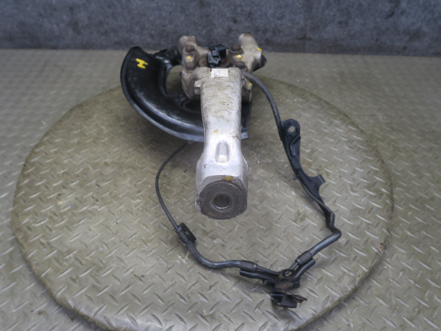 01-06 Lexus LS430 UCF30L RWD Front Left Spindle Knuckle Wheel Hub Bearing OEM