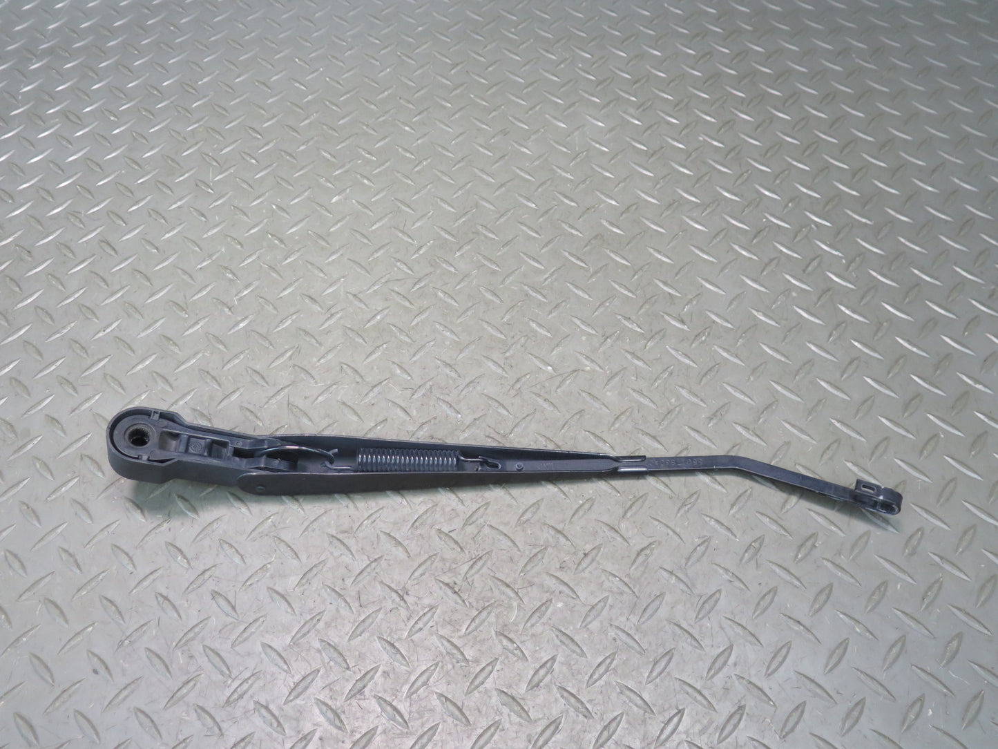 07-10 Jeep Wrangler JK Set of 2 Front Left & Right Windshield Wiper Arm OEM