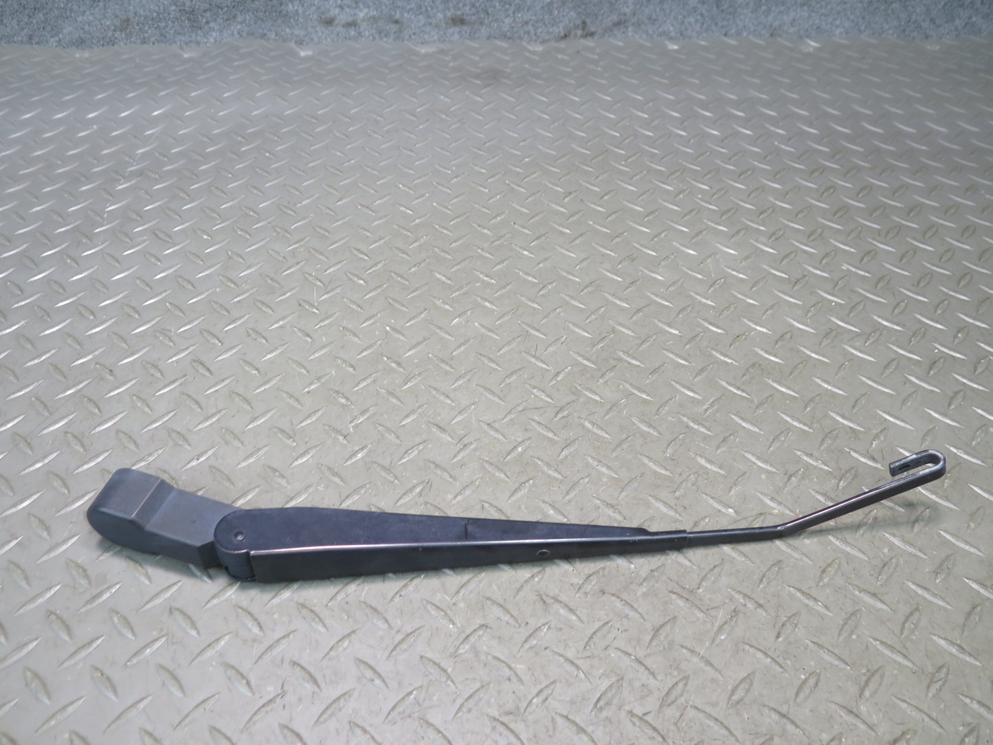 07-10 Jeep Wrangler JK Set of 2 Front Left & Right Windshield Wiper Arm OEM