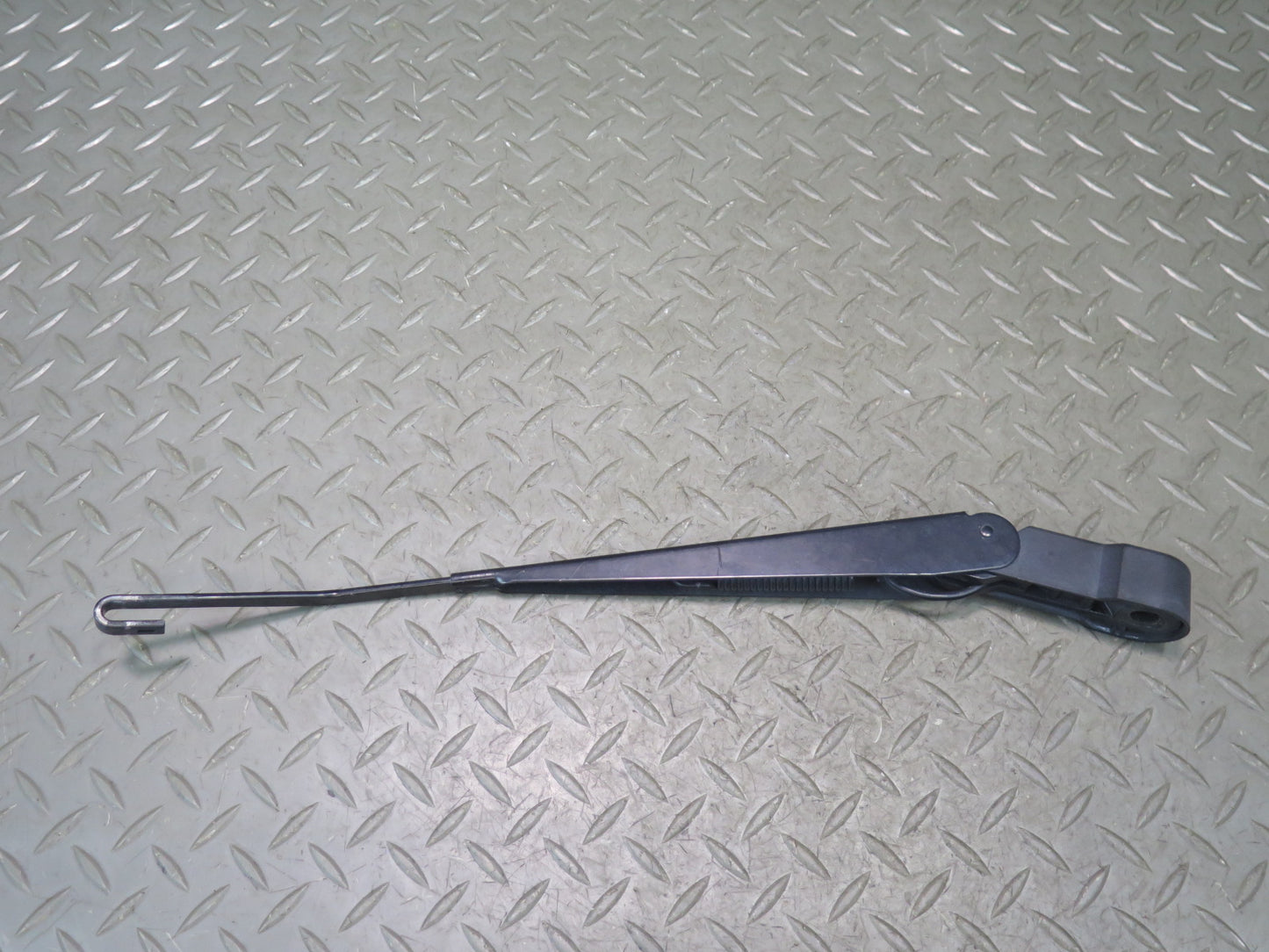 07-10 Jeep Wrangler JK Set of 2 Front Left & Right Windshield Wiper Arm OEM