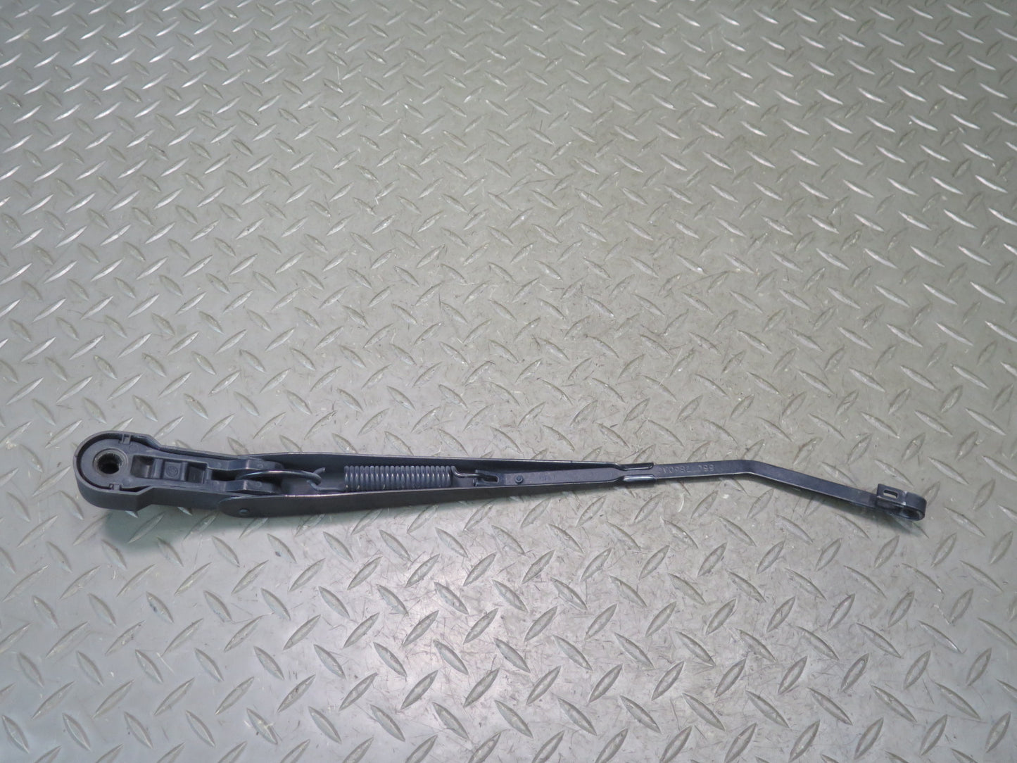 07-10 Jeep Wrangler JK Set of 2 Front Left & Right Windshield Wiper Arm OEM