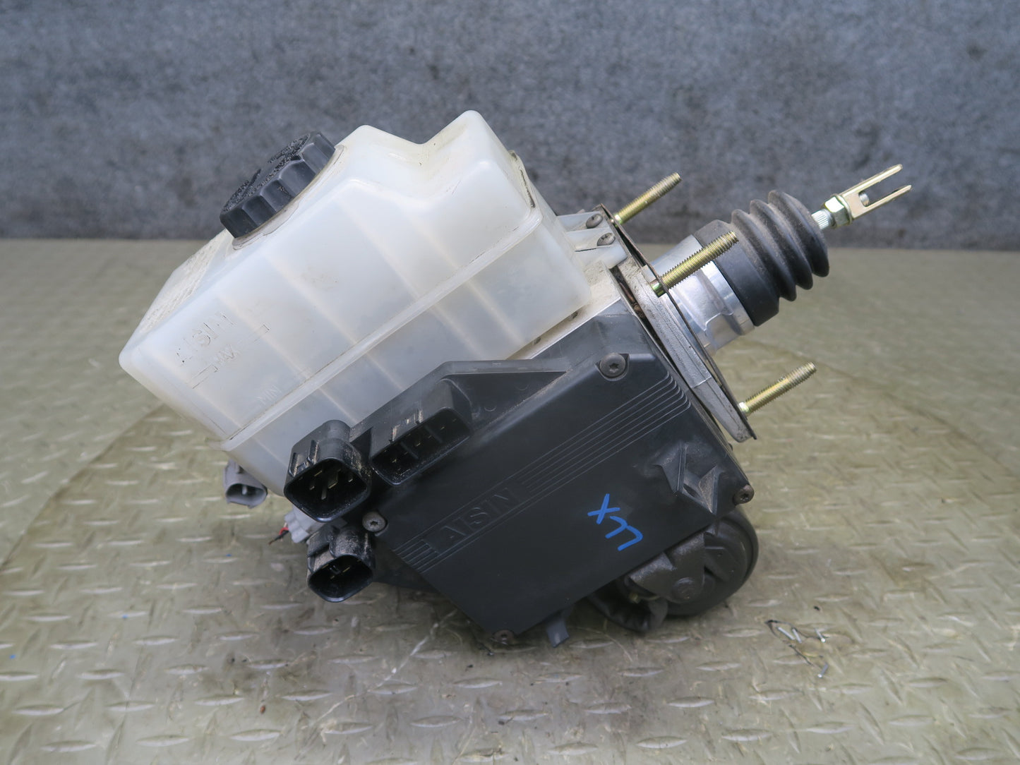 2003-2007 Lexus UZJ100L LX470 Anti Lock Brake ABS Pump w Brake Master Cylinder