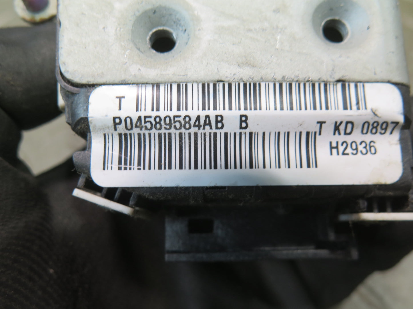 07-10 Jeep Wrangler JK Rear Trunk Tailgate Lock Latch 04589584AB OEM