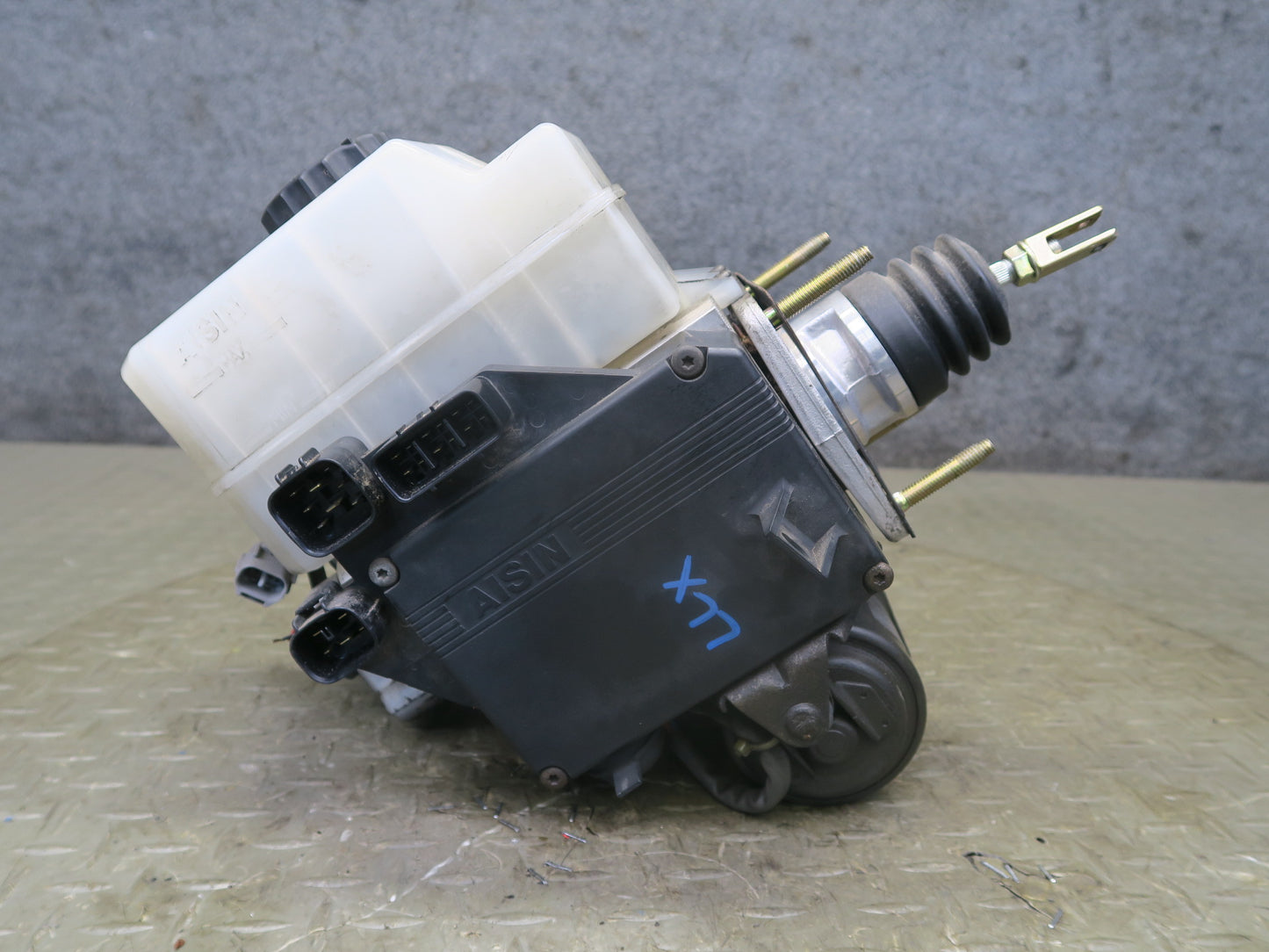 2003-2007 Lexus UZJ100L LX470 Anti Lock Brake ABS Pump w Brake Master Cylinder